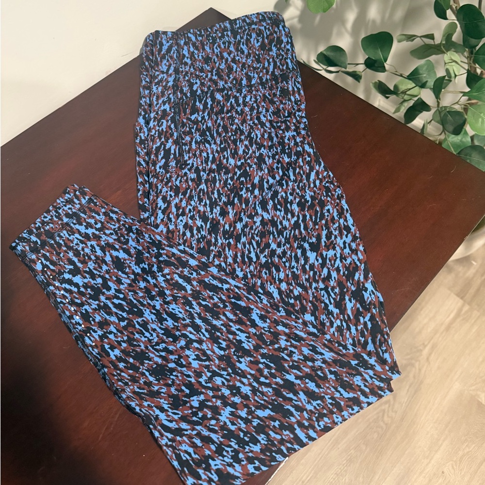 Never worn! Lululemon Swift Speed High-Rise Tight 28" (Size 16)